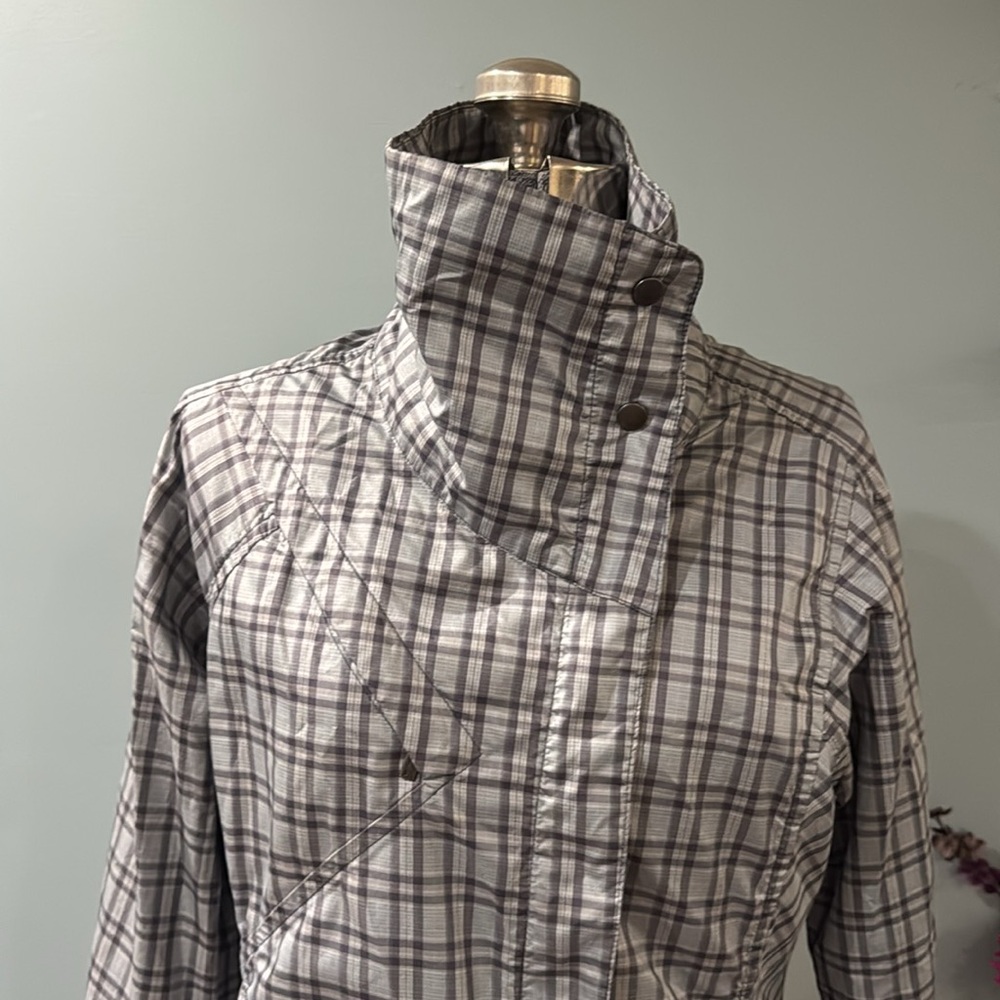 Nau Lightweight Jacket - Picture 4 of 11